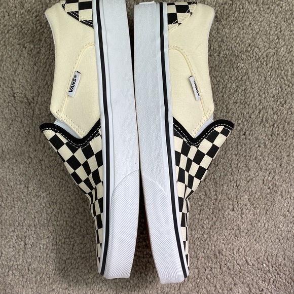Vans Checkered Slip On Shoes - Picture 4 of 5